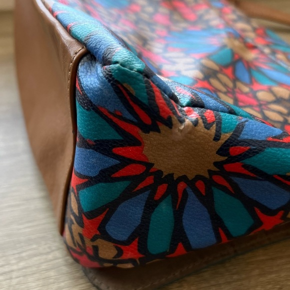 RELIC Vibrant Floral Crossbody Bag - Picture 15 of 16